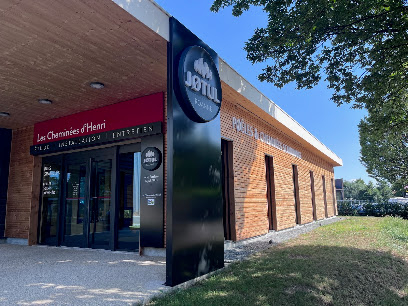 Jotul Roanne Les Cheminees D'henri Magasin De Poêles À Bois à Roanne